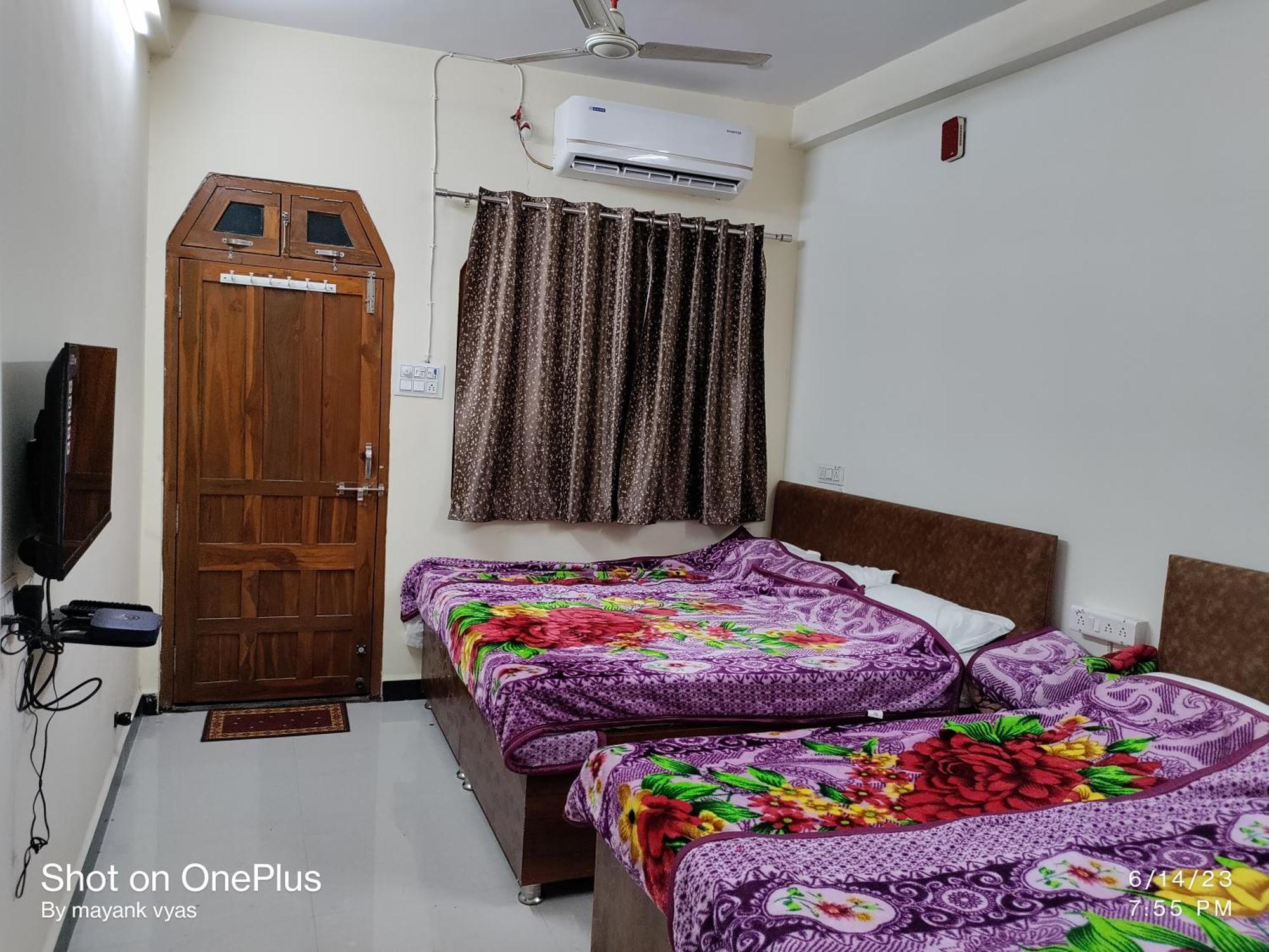 Hotel Maruti Palace Ujjain Esterno foto